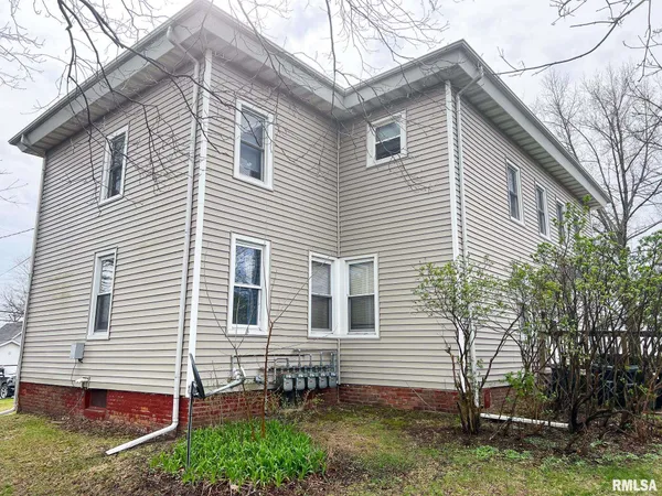 $225,000 | 107 West Hill Street, Eureka, IL 61530