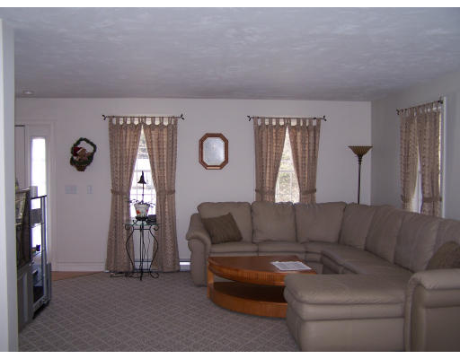 249 Scott Road Oakham, MA 01068 - Photo 8 of 14 Gallery Image 8