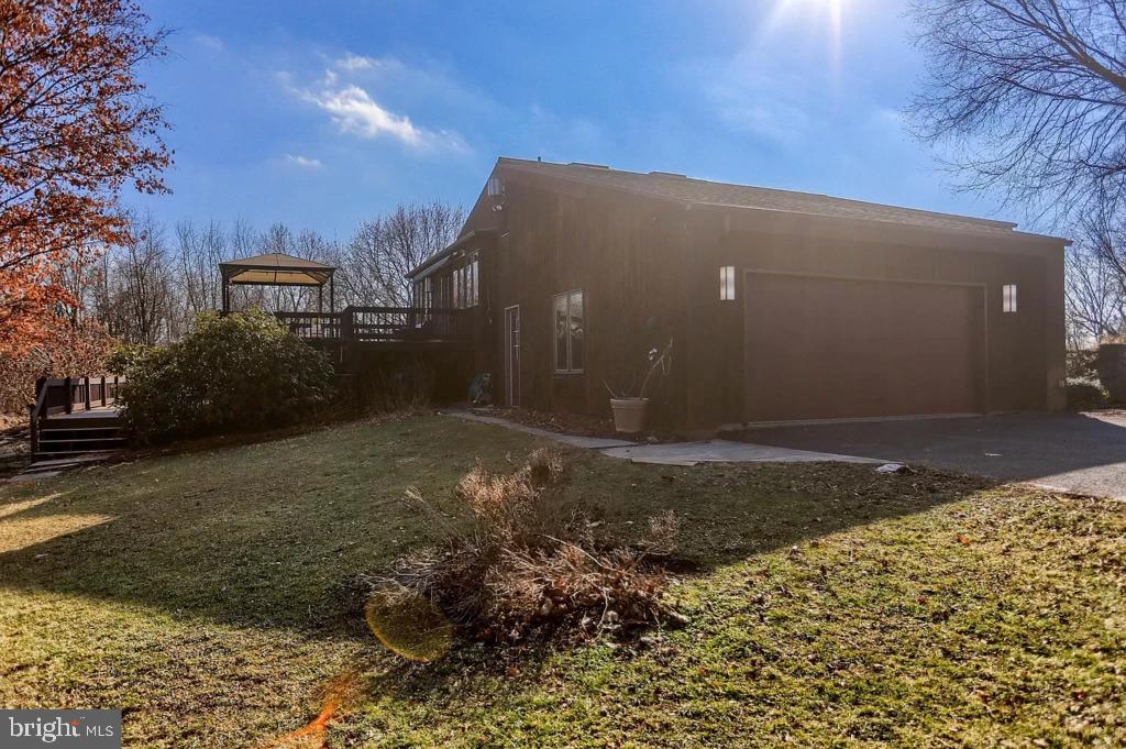 213 Bragg Circle Hanover, PA 17331 - Photo 2 of 25