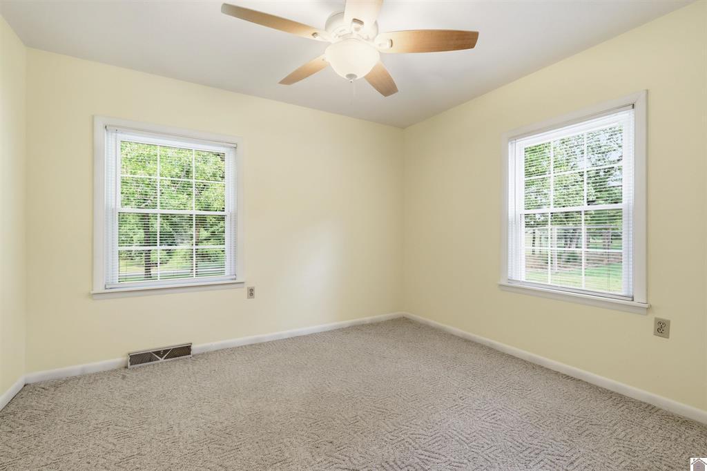 948 Kendall Road Mayfield, KY 42066 - Photo 30 of 39 136842-7ad9ca54-7706-4b4d-aa2e-286ab487b