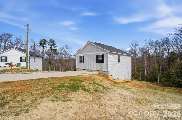 $2,200 | 102 Snyder Court Northeast, Concord, NC 28025