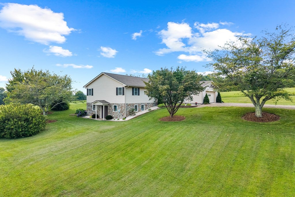 446 Wolfpen Ridge Road Galax, VA 24333 - Photo 7 of 100 Gallery Image 7