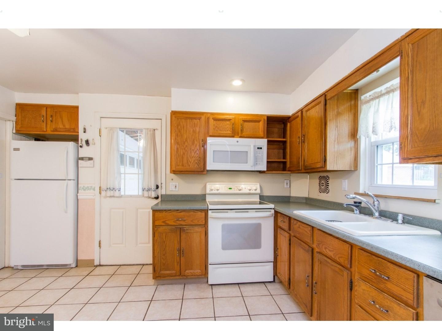526 Andrew Road Springfield, PA 19064 - Photo 8 of 18 Kitchen