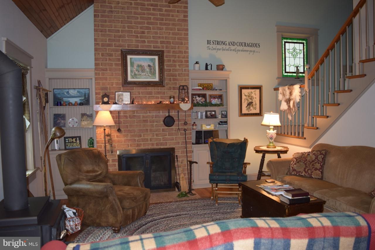 22960 Sparks Road Ridgely, MD 21660 - Photo 7 of 27 Living Room