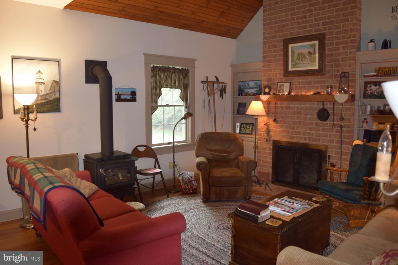 22960 Sparks Road Ridgely, MD 21660 - Photo 8 of 27 Living Room