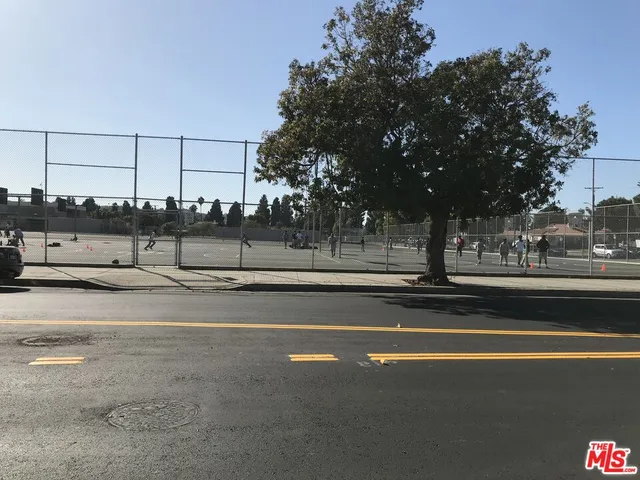 $2,680 | 4058 9th Avenue, Unit 1, Los Angeles, CA 90008