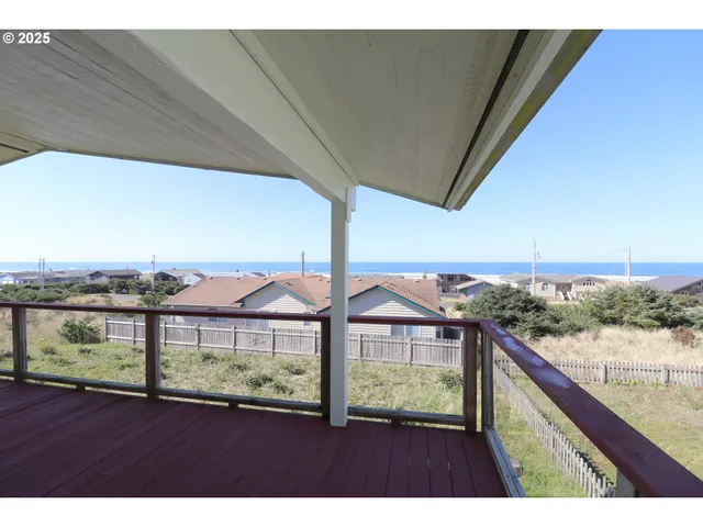 $579,000 | 2406 Northwest Convoy Way, Waldport, OR 97394