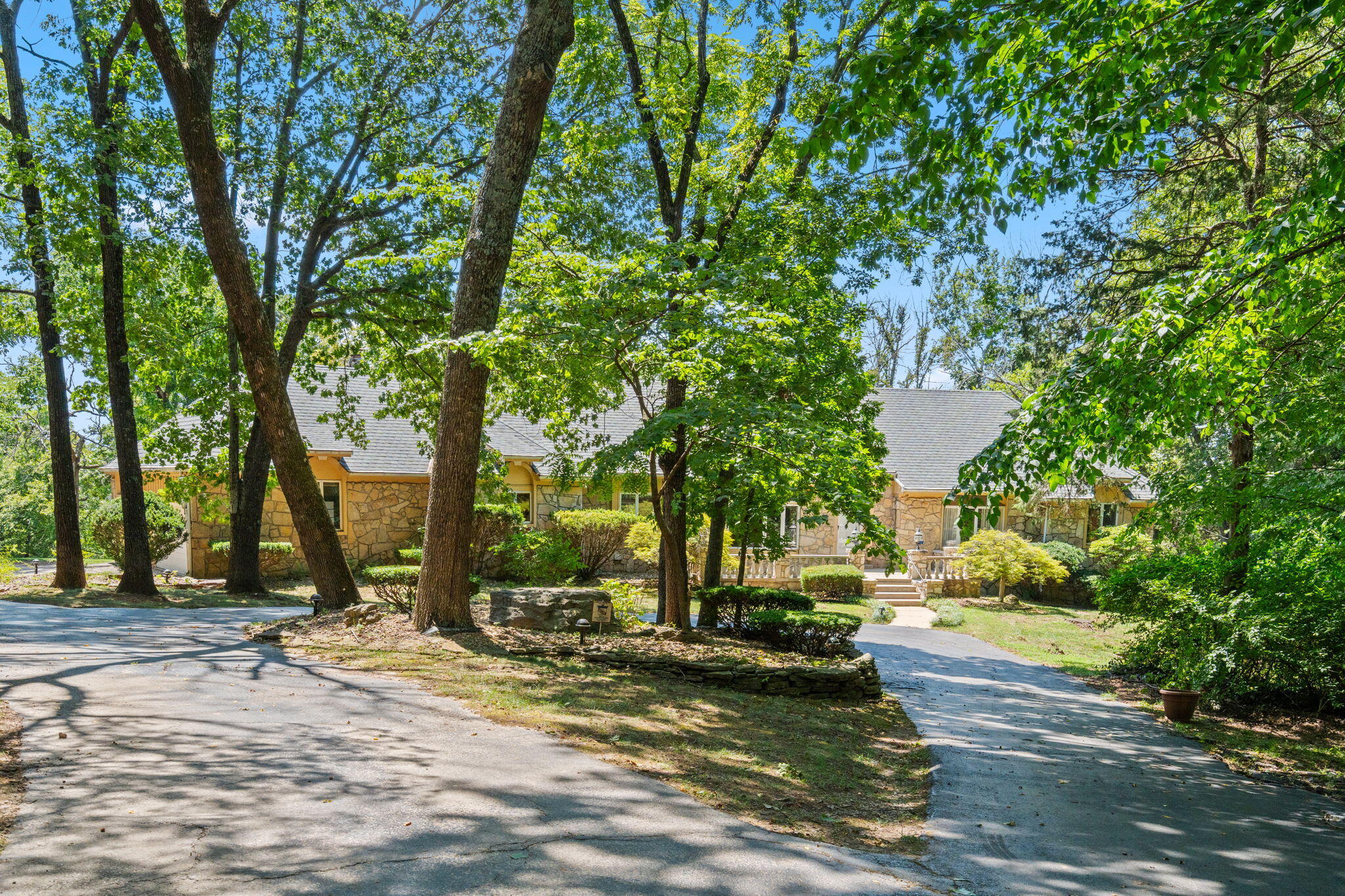 980 West Rivendale Drive Springfield, MO 65810 - Photo 15 of 97 8-web-or-mls-DSC03876