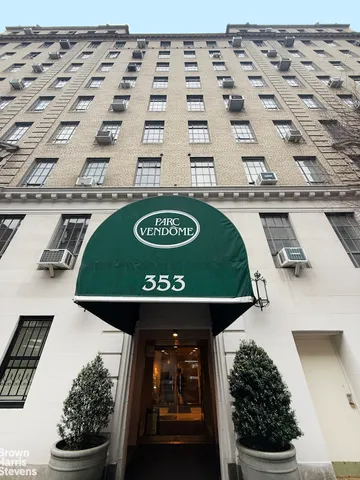 $2,450,000 | 353 West 56th Street, Unit 11FG | Hell's Kitchen