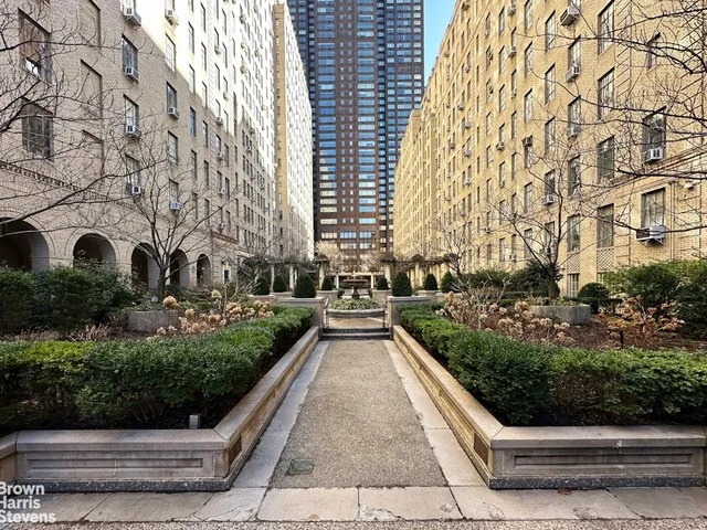 $2,450,000 | 353 West 56th Street, Unit 11FG | Hell's Kitchen