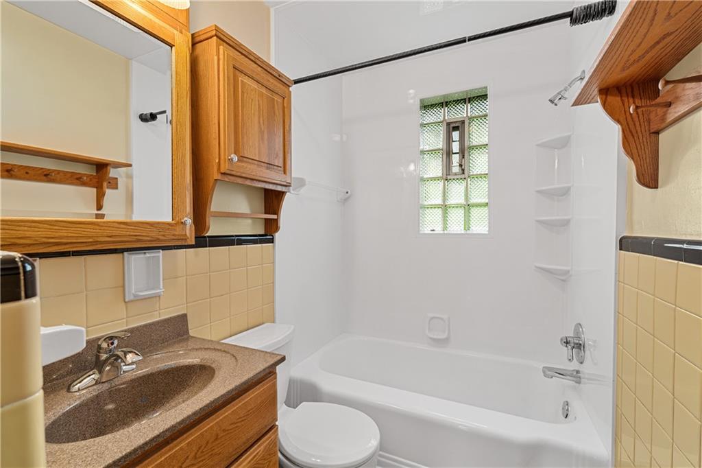 1839 Viruth Street Pittsburgh, PA 15212 - Photo 16 of 32