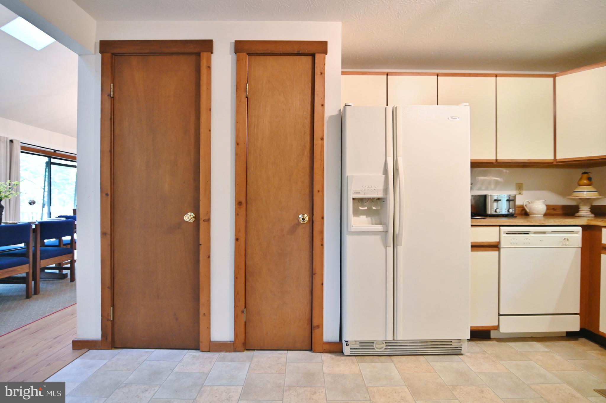 71 Braggs Cv Road Basye, VA 22810 - Photo 16 of 36 Pantry