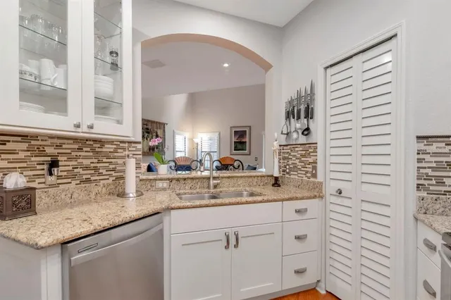 $420,000 | 2217 Tuscany Trace, Unit 10, Palm Harbor, FL 34683