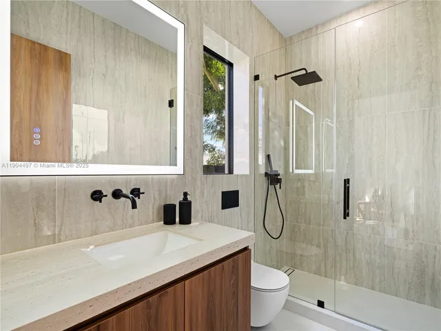 $3,499,900 | 543 Northeast 109th Street, Miami, FL 33161