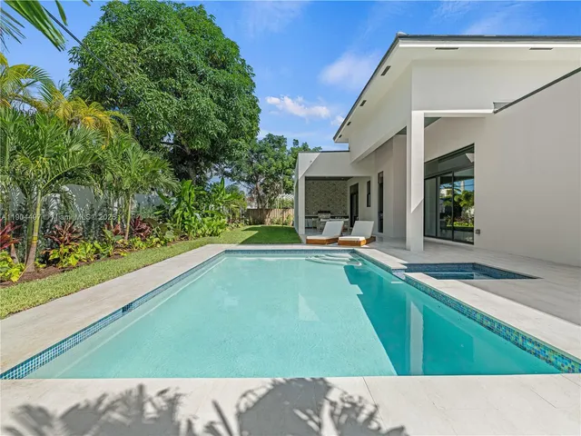$3,499,900 | 543 Northeast 109th Street, Miami, FL 33161
