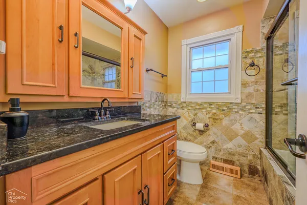 $560,000 | 9113 Belleforte Avenue, Morton Grove, IL 60053