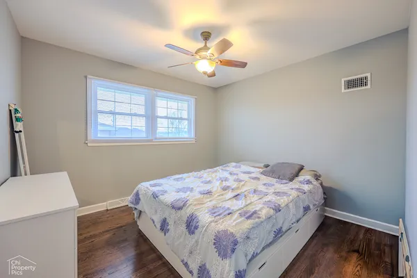 $560,000 | 9113 Belleforte Avenue, Morton Grove, IL 60053