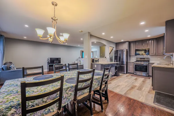 $560,000 | 9113 Belleforte Avenue, Morton Grove, IL 60053