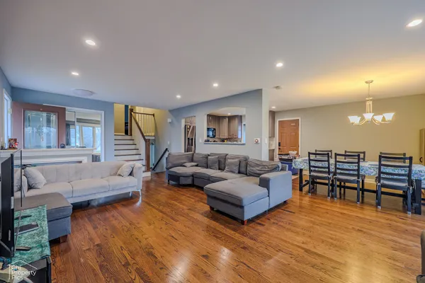 $560,000 | 9113 Belleforte Avenue, Morton Grove, IL 60053