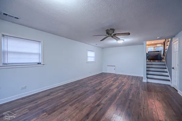 $560,000 | 9113 Belleforte Avenue, Morton Grove, IL 60053