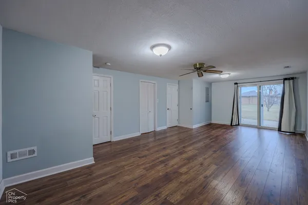 $560,000 | 9113 Belleforte Avenue, Morton Grove, IL 60053
