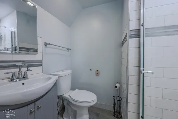 $560,000 | 9113 Belleforte Avenue, Morton Grove, IL 60053
