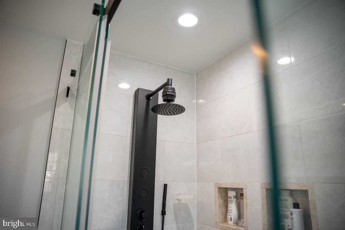 128 Willow Grove Road Shamong, NJ 08088 - Photo 67 of 84 a bathroom with a shower