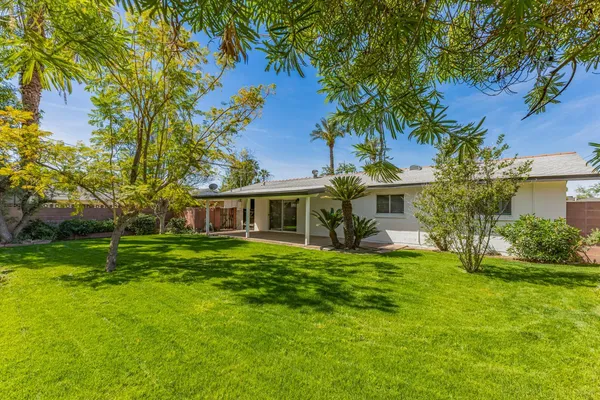 $2,350 | 6631 North 12th Place, Phoenix, AZ 85014