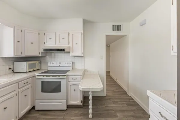 $2,350 | 6631 North 12th Place, Phoenix, AZ 85014