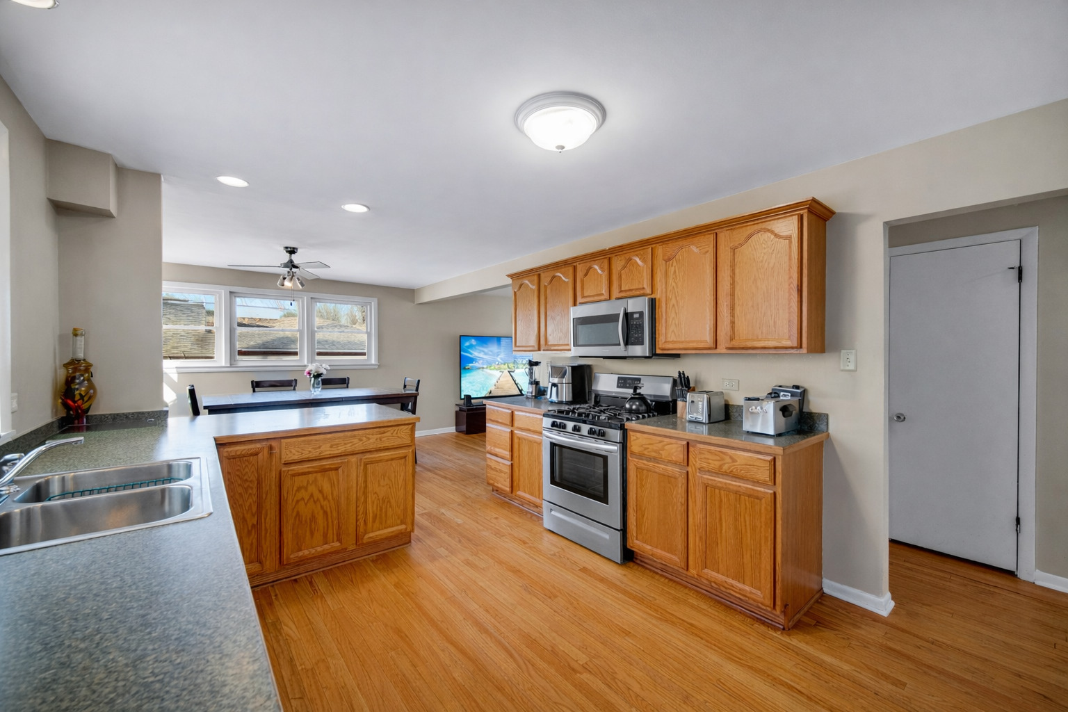 21308 Tower Avenue Matteson, IL 60443 - Photo 4 of 14