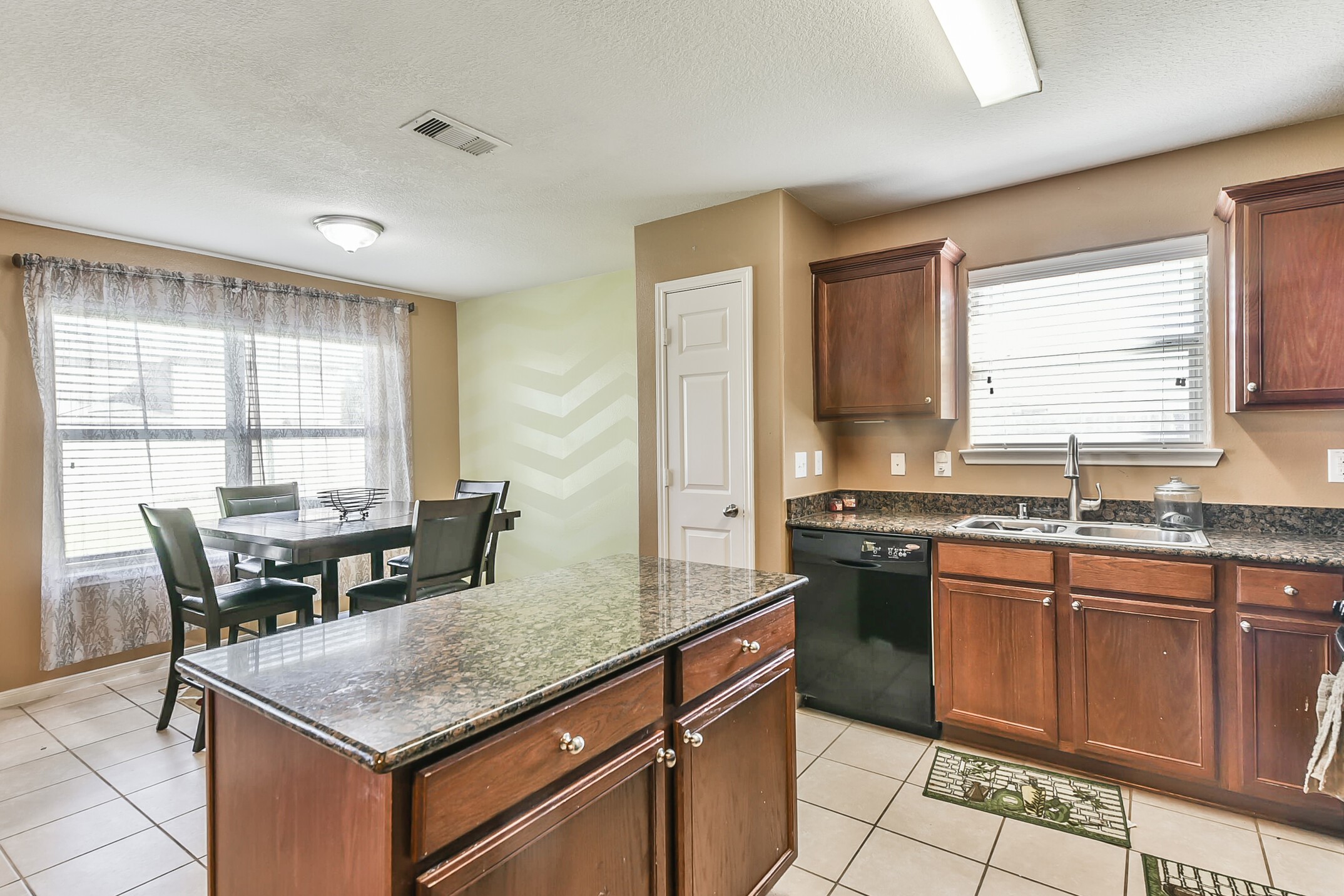 9423 Ivory Trail Lane Rosharon, TX 77583 - Photo 4 of 14