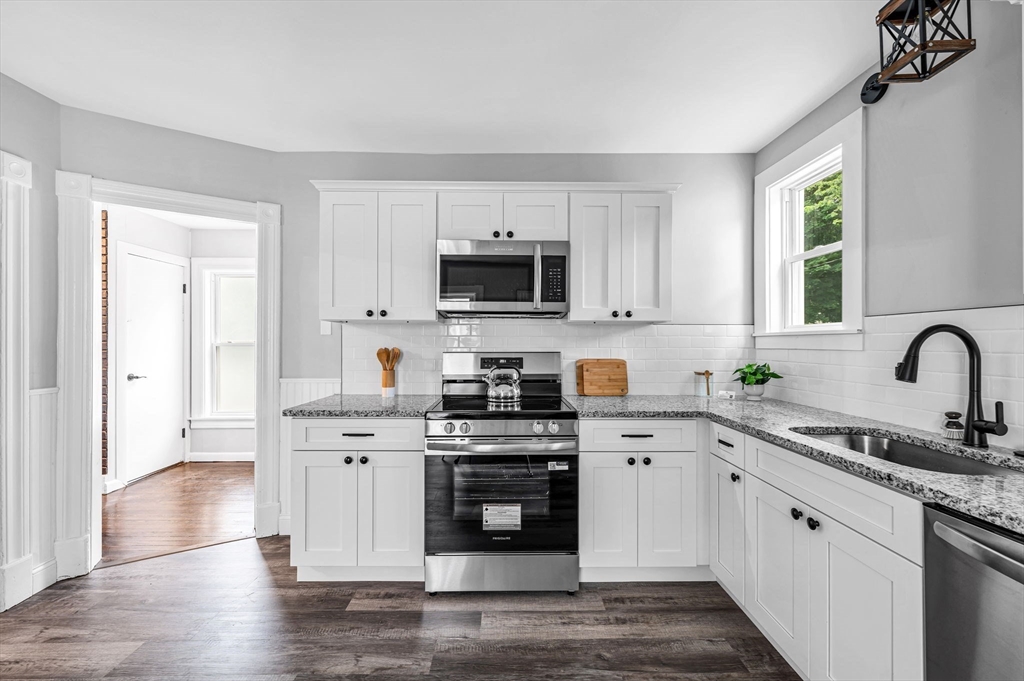 15 Myrtle Avenue Holyoke, MA 01040 - Photo 10 of 42