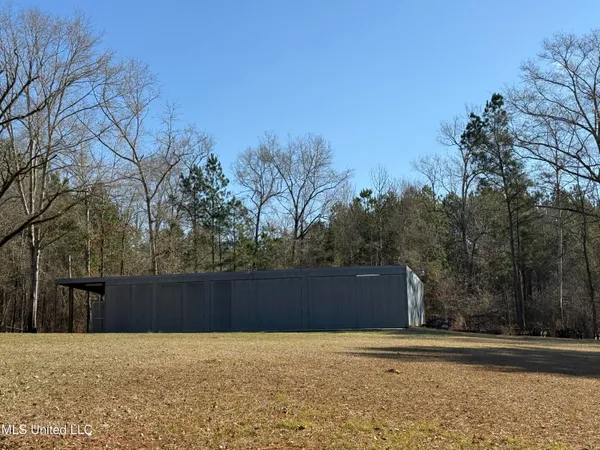 $2,300,000 | 114 Huff Lane, Roxie, MS 39661