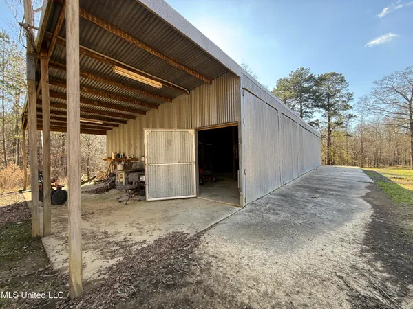 $2,300,000 | 114 Huff Lane, Roxie, MS 39661