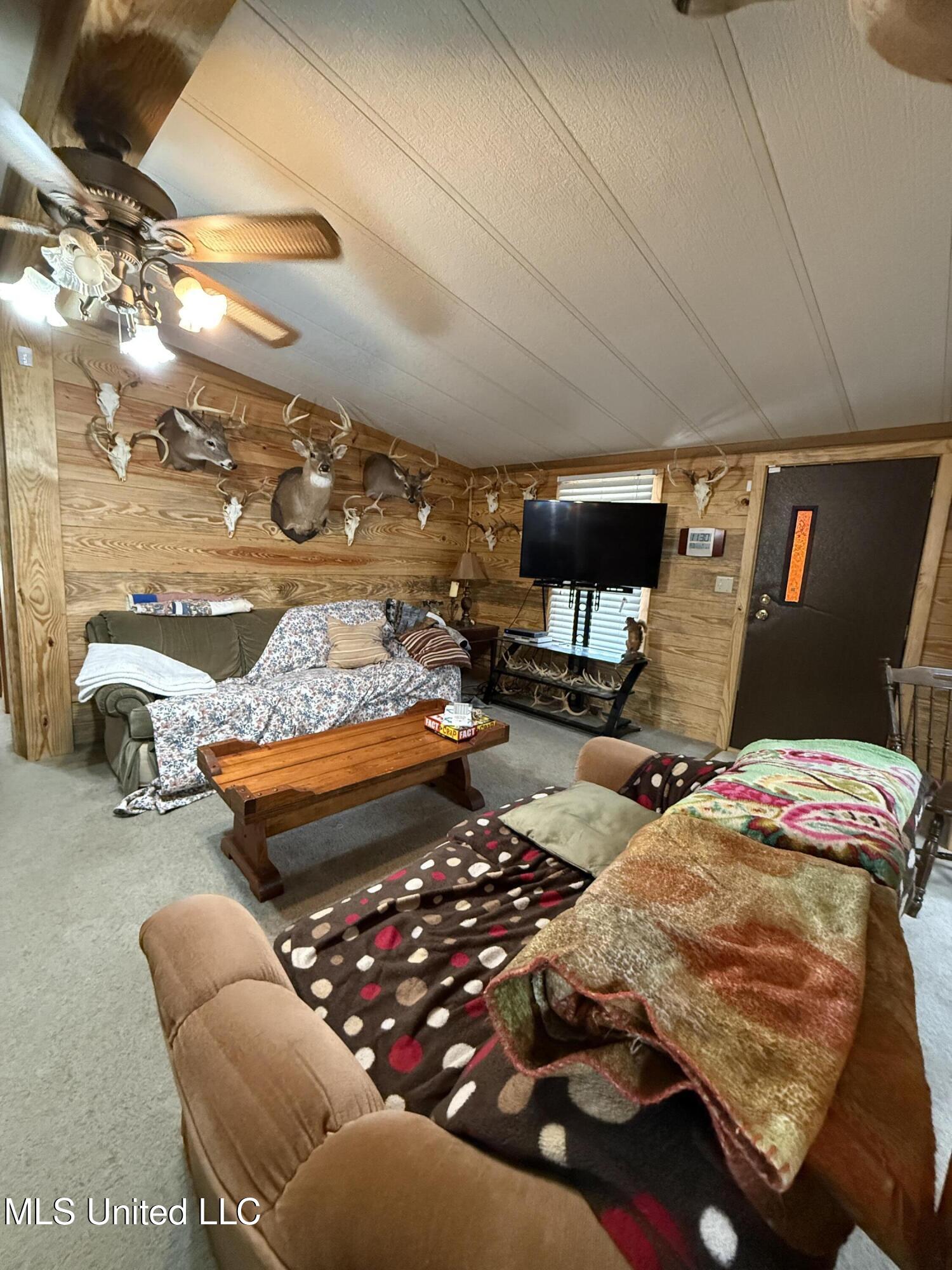 114 Huff Lane Roxie, MS 39661 - Photo 5 of 54 IMG_0432