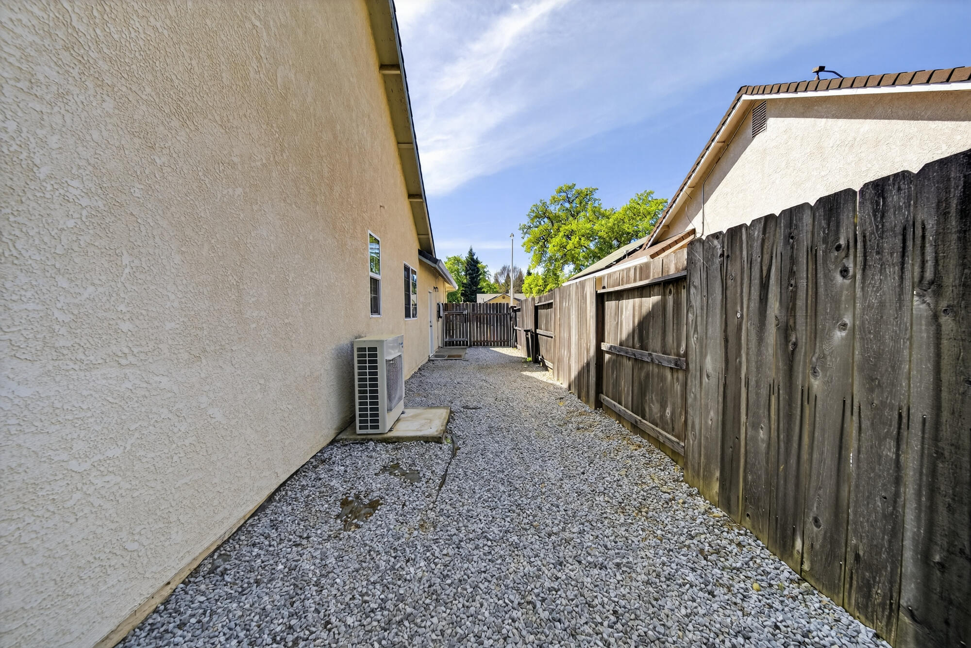 647 Olympic Street Redding, CA 96003 - Photo 38 of 39 647 Olympic St., Redding-33