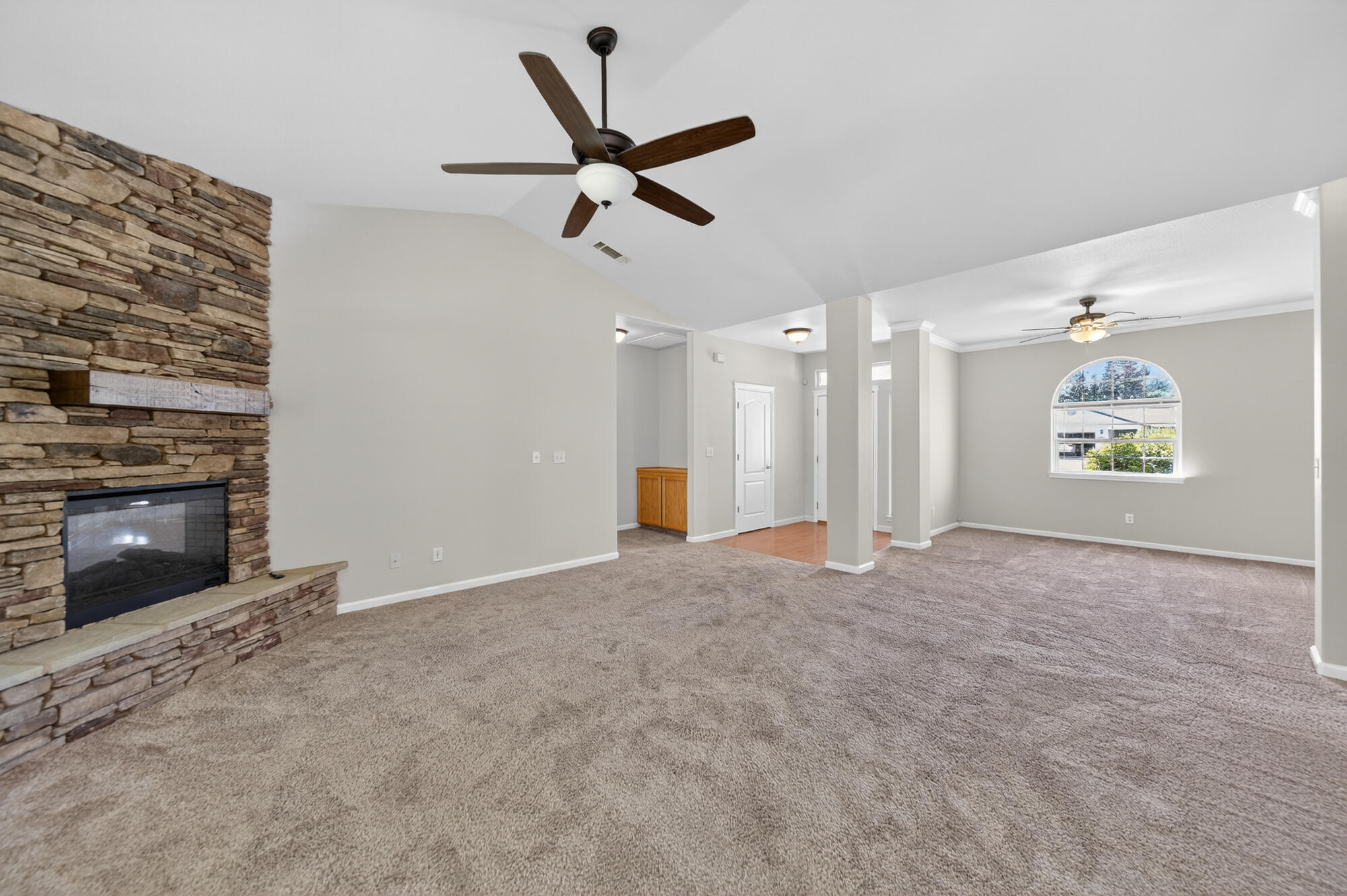 647 Olympic Street Redding, CA 96003 - Photo 6 of 39 647 Olympic St., Redding-08