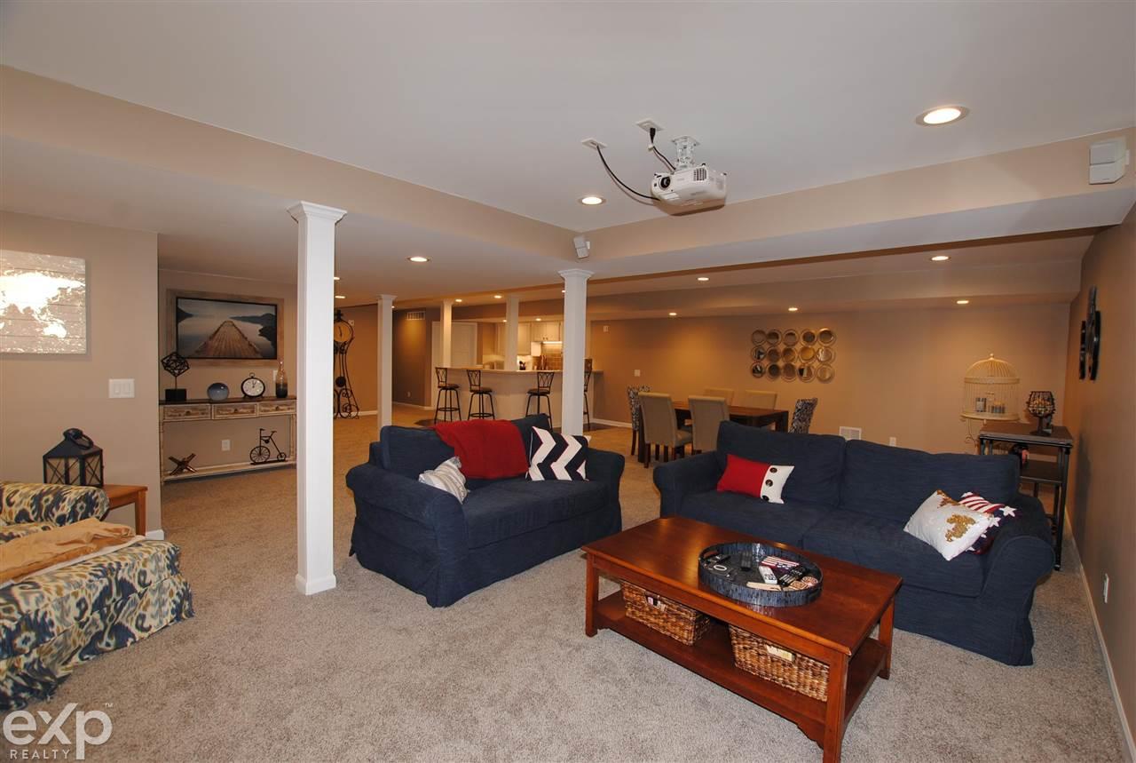 2181 London Bridge Drive Rochester, MI 48307 - Photo 48 of 53 50055306-47.JPG