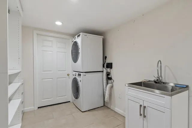 $775,000 | 26 Curve Street, Wakefield, MA 01880