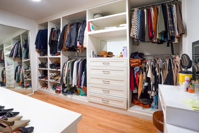 $900,000 | 124 Wyndover Lane, Stamford, CT 06902