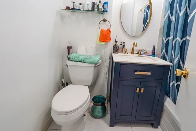 $900,000 | 124 Wyndover Lane, Stamford, CT 06902