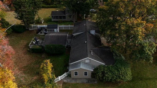 $900,000 | 124 Wyndover Lane, Stamford, CT 06902