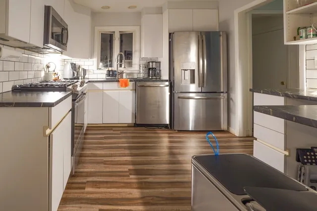 $900,000 | 124 Wyndover Lane, Stamford, CT 06902