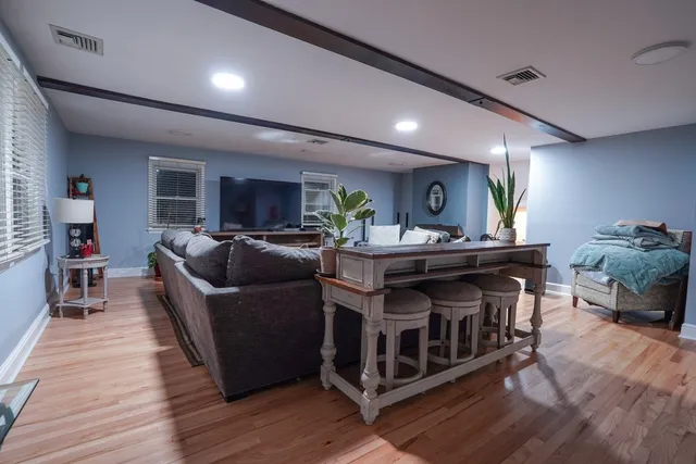 $900,000 | 124 Wyndover Lane, Stamford, CT 06902