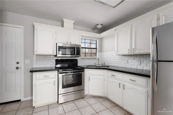 $975 | 3505 Amando Street, Unit 3, Edinburg, TX 78539