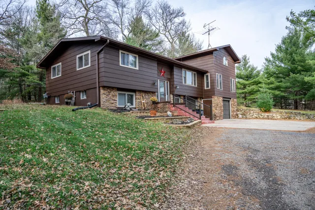 $360,000 | W4706 51st Street, Mauston, WI 53948