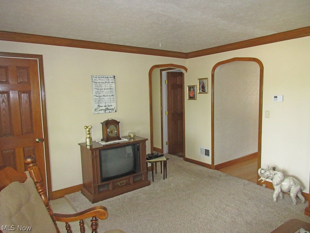 6154 Engle Road Brook Park, OH 44142 - Photo 6 of 30 Gallery Image 6