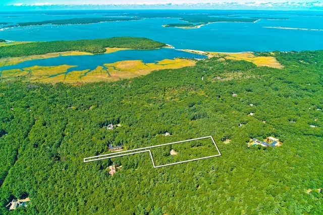 $45,000 | 21 Crooked Highway, East Hampton, NY 11937