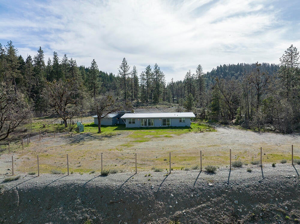 425-463 Kendall Road Cave Junction, OR 97523 - Photo 29 of 46 30