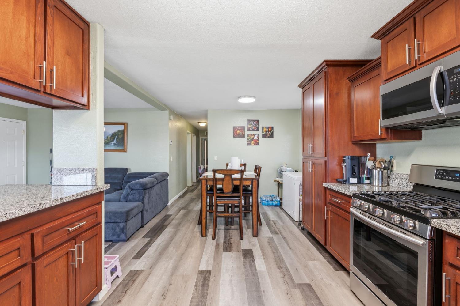 900 East Rankin Road Tulare, CA 93274 - Photo 12 of 34